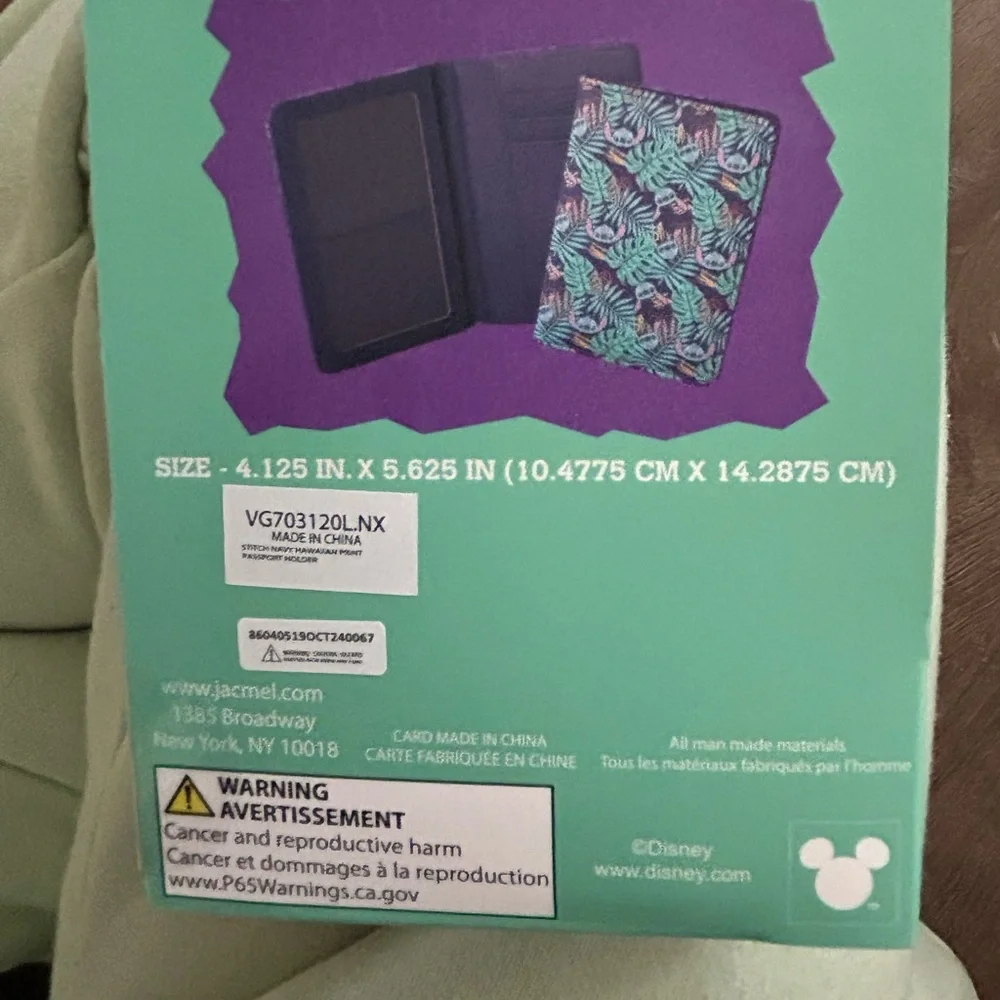 Disney Stitch Tropical Leaf Passport Cover - Picture 2 of 3